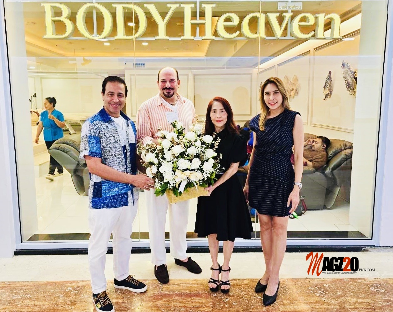 เอ็ม บี เค เซ็นเตอร์ มอบกระเช้าดอกไม้แสดงความยินดี GRAND OPENING BODY Heaven